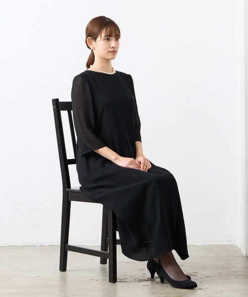 AIMER（エメ）の「【夏用喪服・礼服】マシンウォッシャブル アシンメトリータックAライン サマーブラックフォーマルワンピース（ワンピース・レディース・ブラック・MEDIUM/LARGE/X-LARGE）」の2枚目の写真