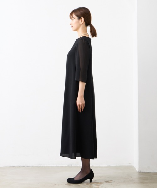 AIMER（エメ）の「【夏用喪服・礼服】マシンウォッシャブル アシンメトリータックAライン サマーブラックフォーマルワンピース（ワンピース・レディース・ブラック・MEDIUM/LARGE/X-LARGE）」の4枚目の写真