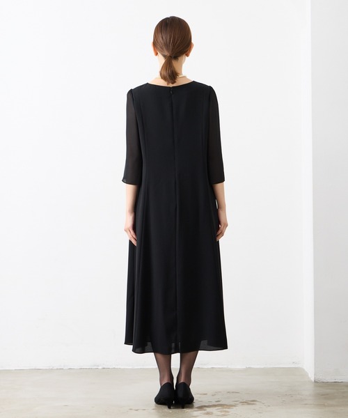 AIMER（エメ）の「【夏用喪服・礼服】マシンウォッシャブル アシンメトリータックAライン サマーブラックフォーマルワンピース（ワンピース・レディース・ブラック・MEDIUM/LARGE/X-LARGE）」の5枚目の写真