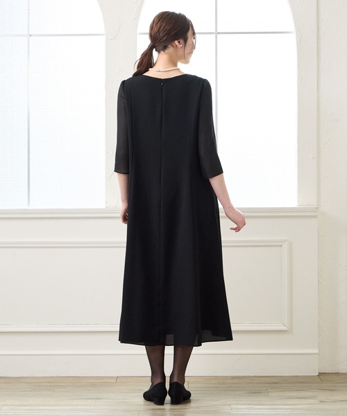 AIMER（エメ）の「【夏用喪服・礼服】マシンウォッシャブル アシンメトリータックAライン サマーブラックフォーマルワンピース（ワンピース・レディース・ブラック・MEDIUM/LARGE/X-LARGE）」の17枚目の写真
