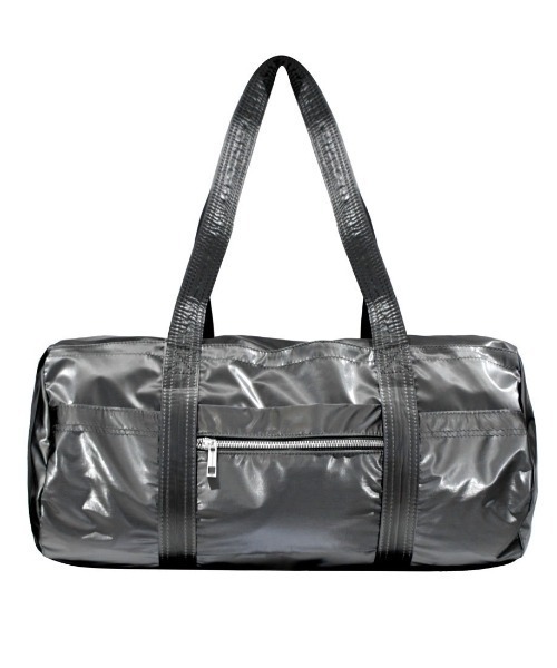 BLACKPURPLE(ブラックパープル)の「【BLACK PURPLE】NIKI Glossy Duffel Bag / 【ブラックパープル】グロッシーダッフルボストンバッグ(ボストンバッグ・メンズ・シルバーグレー/ブラック・ONE SIZE)」の16枚目の写真