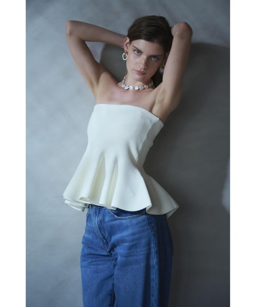 Estella.K(エステラケー)の「Raisa Knit Top ベアニットペプラムニットTOP(その他トップス・レディース・ホワイト/ブラック/レッド/ピンク/イエロー・FREE)」の2枚目の写真