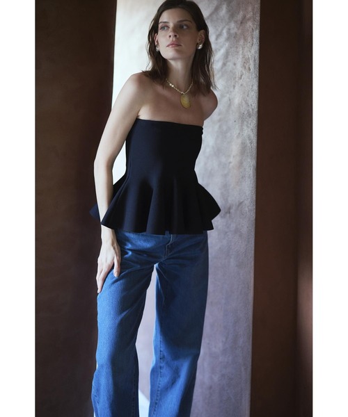 Estella.K(エステラケー)の「Raisa Knit Top ベアニットペプラムニットTOP(その他トップス・レディース・ホワイト/ブラック/レッド/ピンク/イエロー・FREE)」の1枚目の写真