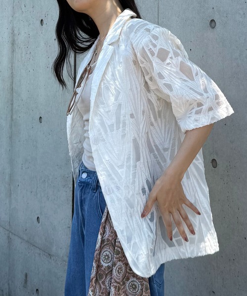 AS KNOW AS plus（アズノゥアズプラス）の「♪アソートデザイン 半袖テーラードジャケット（シアージャガード、シワサテン、ストライプ）（テーラードジャケット・レディース・チャコールグレー/アイボリー系/アイボリー・FREE）」の6枚目の写真