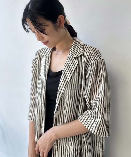 AS KNOW AS plus（アズノゥアズプラス）の「♪アソートデザイン 半袖テーラードジャケット（シアージャガード、シワサテン、ストライプ）（テーラードジャケット・レディース・チャコールグレー/アイボリー系/アイボリー・FREE）」の15枚目の写真