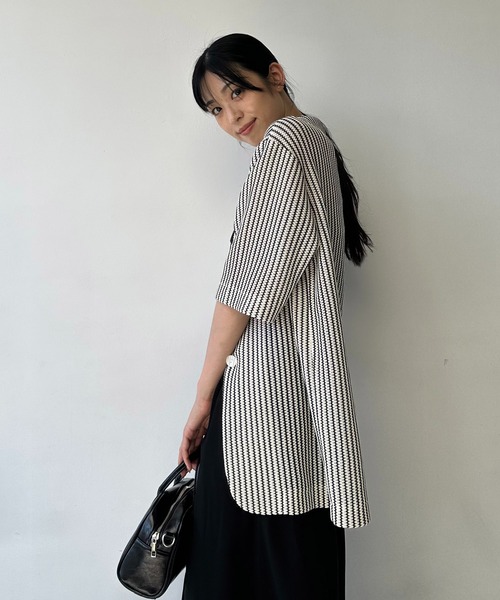 AS KNOW AS plus（アズノゥアズプラス）の「♪アソートデザイン 半袖テーラードジャケット（シアージャガード、シワサテン、ストライプ）（テーラードジャケット・レディース・チャコールグレー/アイボリー系/アイボリー・FREE）」の18枚目の写真