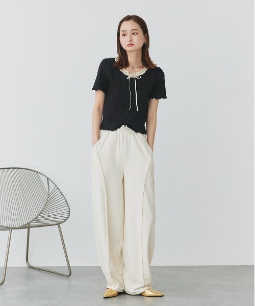 ad thie(アドティエ)の「ネックリボン リブニットトップス(Tシャツ/カットソー・レディース・オフホワイト/ブラック・FREE)」の3枚目の写真