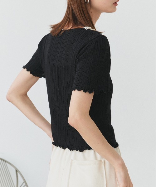 ad thie(アドティエ)の「ネックリボン リブニットトップス(Tシャツ/カットソー・レディース・オフホワイト/ブラック・FREE)」の7枚目の写真