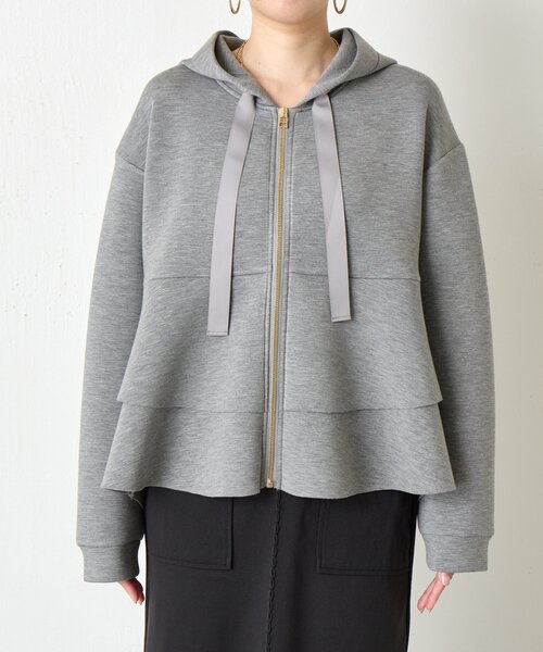 Jena espace merveilleux(ジェナ エスパスメルヴェイユ)の「【新色登場!】フリル切替パーカー(パーカー・レディース・グレー/ネイビー/アイボリー・FREE)」の12枚目の写真