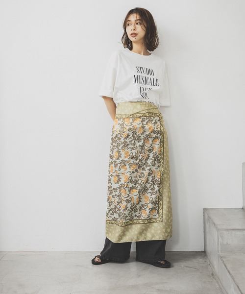 studio CLIP(スタディオクリップ)の「大判パネル柄スカーフ(ストール/ショール・レディース・ネイビー/ベージュ・FREE)」の7枚目の写真