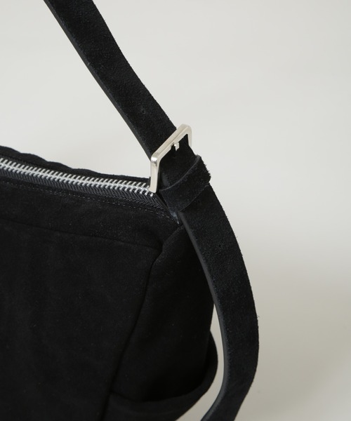 ITTI（イッチ）の「ITTI/別注 ANNIE MOON BAG / suede（ショルダーバッグ・メンズ・ブラウン/ブラック・FREE）」の7枚目の写真
