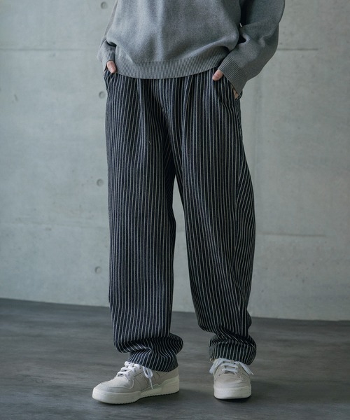 RATTLE TRAP(ラトルトラップ)の「ストレッチヒッコリーワンタックワイドテーパードパンツ(その他パンツ・メンズ・ブラック/ネイビー・M/L)」の2枚目の写真