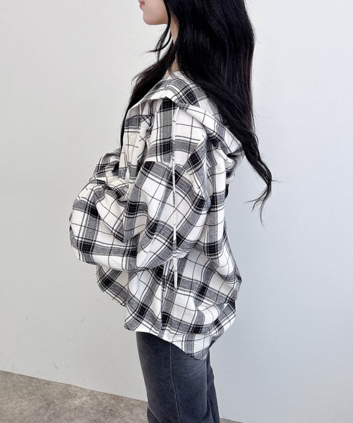 INGNI(イング)の「【WEB限定】フードビッグチェックシャツ(シャツ/ブラウス・レディース・ワイン系8/ホワイト系9/ブラック系・M)」の7枚目の写真