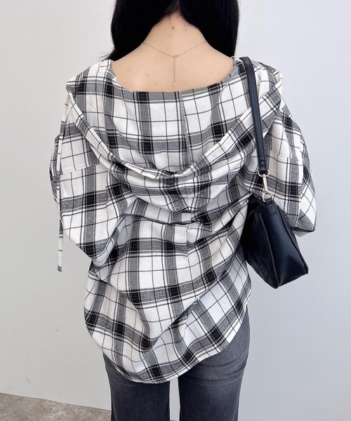 INGNI(イング)の「【WEB限定】フードビッグチェックシャツ(シャツ/ブラウス・レディース・ワイン系8/ホワイト系9/ブラック系・M)」の8枚目の写真