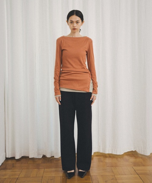 FUULLY STUDIO（フーリィーステューディオ）の「サイドボタンフライストップス（Tシャツ/カットソー・レディース・テラコッタ/サンドベージュ/ブラック・FREE）」の12枚目の写真