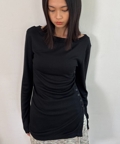 FUULLY STUDIO（フーリィーステューディオ）の「サイドボタンフライストップス（Tシャツ/カットソー・レディース・テラコッタ/サンドベージュ/ブラック・FREE）」の7枚目の写真