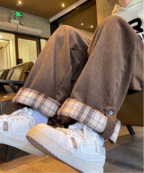 link lot(リンクロット)の「折り返しチェック柄 コーデュロイ イージーワイドパンツ(チノパンツ・メンズ・ホワイト/ブラウン/ブラック・M)」の13枚目の写真