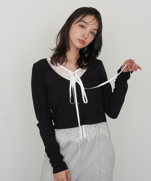 RAY CASSIN（レイカズン）の「レイヤードレースカーディガン（カーディガン/ボレロ・レディース・ベージュ/レッド/ブラック/グレー・FREE）」の2枚目の写真