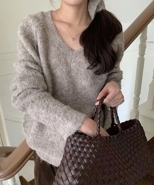 Lace Ladies(レースレディース)の「ブークレー Vネック ラグランスリーブ ニット プルオーバー(ニット/セーター・レディース・ブラウン/アイボリー/グレー・FREE)」の1枚目の写真