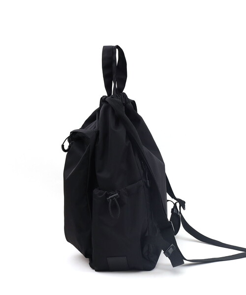 COOCO（クーコ）の「撥水ビッグポケット巾着リュック／Ａ４対応（バックパック/リュック・レディース・ブラック/ブラウン/グレー・FREE）」の8枚目の写真