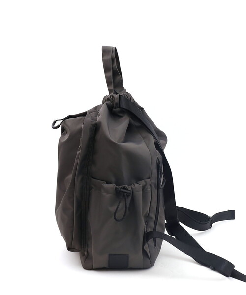 COOCO（クーコ）の「撥水ビッグポケット巾着リュック／Ａ４対応（バックパック/リュック・レディース・ブラック/ブラウン/グレー・FREE）」の16枚目の写真