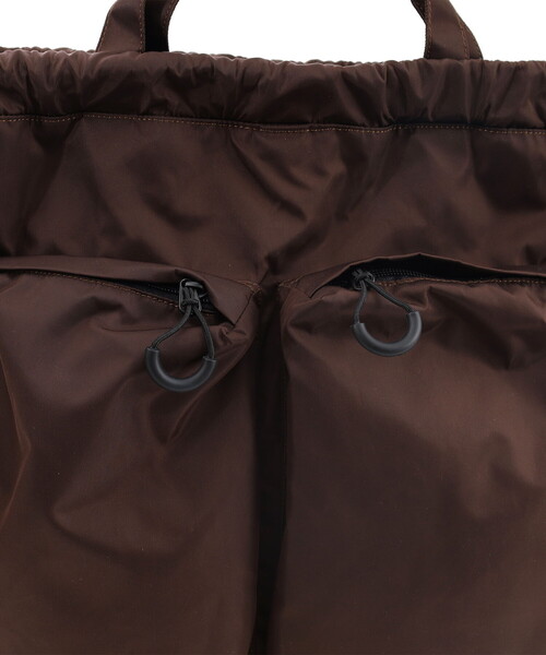 COOCO（クーコ）の「撥水ビッグポケット巾着リュック／Ａ４対応（バックパック/リュック・レディース・ブラック/ブラウン/グレー・FREE）」の20枚目の写真