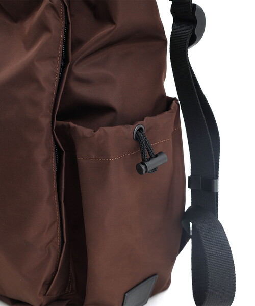 COOCO（クーコ）の「撥水ビッグポケット巾着リュック／Ａ４対応（バックパック/リュック・レディース・ブラック/ブラウン/グレー・FREE）」の21枚目の写真