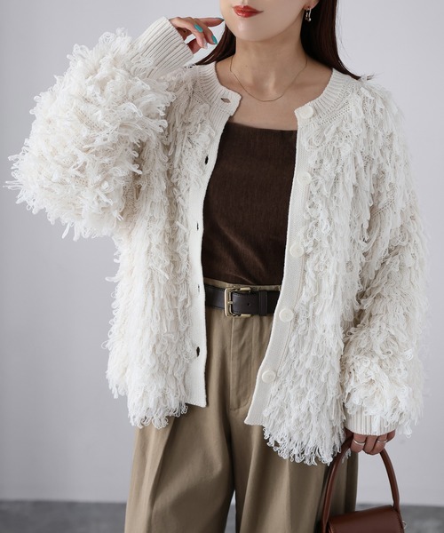 Riberry(リベリー)の「前後2WAYループヤーンニットカーディガン(カーディガン/ボレロ・レディース・ベージュ/ブラック/オフホワイト・FREE)」の4枚目の写真