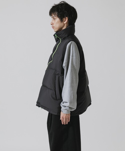 FACETASM(ファセッタズム)の「FACETASM/ファセッタズム FLOWING DOWN VEST ダウンベスト(ダウンベスト・メンズ・ブラック・5/4/3)」の16枚目の写真