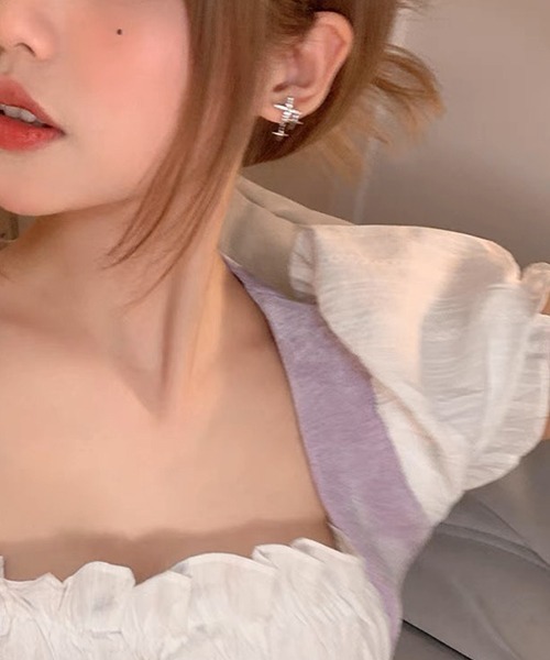 VIBGYOR(ヴィブジョー)の「クロス十字架ペアピアス/両耳用(LEY)(ピアス(両耳用)・メンズ・シルバー・FREE)」の3枚目の写真