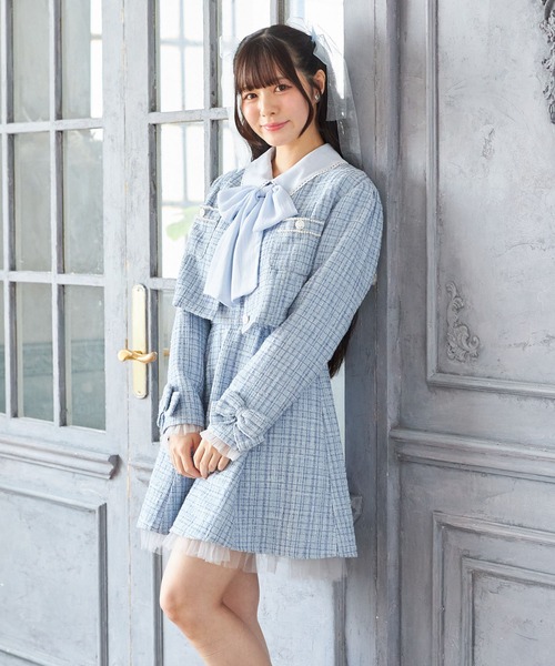 Suyunn(スユン)の「袖口りぼん&チュールフリル付きラメツイードノーカラージャケット(ノーカラージャケット・レディース・ピンク/ブルー・M)」の4枚目の写真