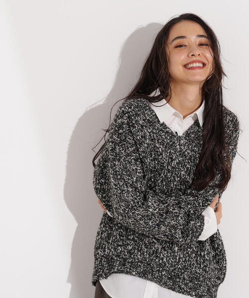 N.（N. Natural Beauty Basic）（エヌエヌナチュラルビューティーベーシック）の「メランジVネックニット（ニット/セーター・レディース・イエロー系その他/グレー系その他/ブラック系その他・MEDIUM）」の6枚目の写真