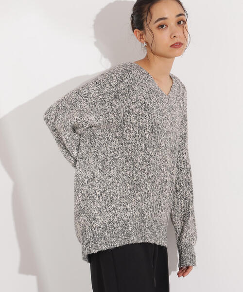 N.（N. Natural Beauty Basic）（エヌエヌナチュラルビューティーベーシック）の「メランジVネックニット（ニット/セーター・レディース・イエロー系その他/グレー系その他/ブラック系その他・MEDIUM）」の16枚目の写真