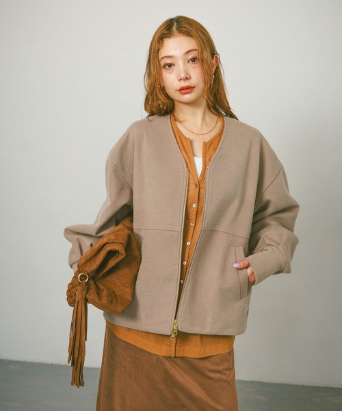 BAYFLOW（ベイフロー）の「ウールライクZIPブルゾン / Vネックノーカラーショートコート（ブルゾン・レディース・ライトブルー/ブラック/ライトグレー/ボルドー/モカ/ネイビー・SMALL/MEDIUM）」の3枚目の写真