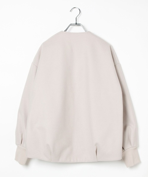 BAYFLOW（ベイフロー）の「ウールライクZIPブルゾン / Vネックノーカラーショートコート（ブルゾン・レディース・ライトブルー/ブラック/ライトグレー/ボルドー/モカ/ネイビー・SMALL/MEDIUM）」の8枚目の写真