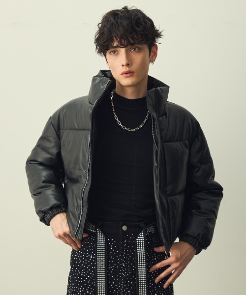 Shoowtime(ショウタイム)の「Synthetic leather short puffer jacket / 合成皮革ショート丈パッファージャケット(ダウンジャケット/コート・メンズ・ブラック/カーキ・LARGE/MEDIUM/X-LARGE)」の4枚目の写真