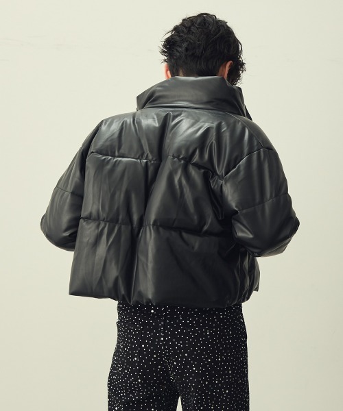 Shoowtime(ショウタイム)の「Synthetic leather short puffer jacket / 合成皮革ショート丈パッファージャケット(ダウンジャケット/コート・メンズ・ブラック/カーキ・LARGE/MEDIUM/X-LARGE)」の5枚目の写真