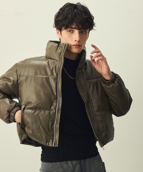 Shoowtime(ショウタイム)の「Synthetic leather short puffer jacket / 合成皮革ショート丈パッファージャケット(ダウンジャケット/コート・メンズ・ブラック/カーキ・LARGE/MEDIUM/X-LARGE)」の19枚目の写真