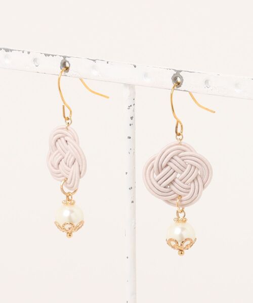 tone（トーン）の「【Shin】[シン]水引花結びピアスー花ゆららー(MA)（ピアス（両耳用）・レディース・イエロー/ブルー系その他/ブルー系その他2/レッド系その他2/ピンク系その他4/レッド系その他/桜/イエロー系その他/パープル系その他/ピンク系その他3/ピンク系その他2/イエロー系その他2/ホワイト系その他2/ブルー系その他3/ホワイト/レッド/ブラウン/ベージュ/ベージュ系2/グリーン/ワインレッド/ホワイト系その他3/クリーム/オレンジ系その他/ホワイト系2/ブラック/ブラウン系その他/ピンク系その他5/ベージュ系4/ベージュ系5/ゴールド系その他/ピンク系/ブラック系3/ピンク系その他7/ブラウン系/ゴールド系その他2/ゴールド系その他3/ゴールド系その他4/ピンク系その他6/ブラック系2/ベージュ系3/ゴールド系その他5・FREE）」の16枚目の写真