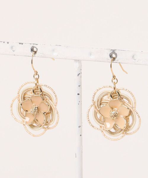 tone（トーン）の「【Shin】[シン]水引花結びピアスー花ゆららー(MA)（ピアス（両耳用）・レディース・イエロー/ブルー系その他/ブルー系その他2/レッド系その他2/ピンク系その他4/レッド系その他/桜/イエロー系その他/パープル系その他/ピンク系その他3/ピンク系その他2/イエロー系その他2/ホワイト系その他2/ブルー系その他3/ホワイト/レッド/ブラウン/ベージュ/ベージュ系2/グリーン/ワインレッド/ホワイト系その他3/クリーム/オレンジ系その他/ホワイト系2/ブラック/ブラウン系その他/ピンク系その他5/ベージュ系4/ベージュ系5/ゴールド系その他/ピンク系/ブラック系3/ピンク系その他7/ブラウン系/ゴールド系その他2/ゴールド系その他3/ゴールド系その他4/ピンク系その他6/ブラック系2/ベージュ系3/ゴールド系その他5・FREE）」の12枚目の写真
