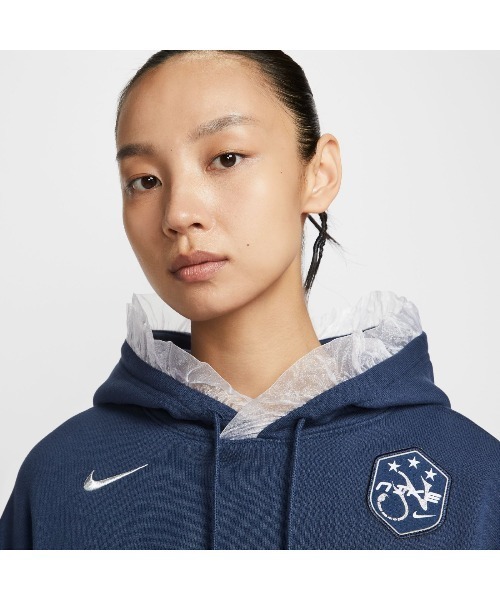 NIKE（ナイキ）の「NIKE AS W NSW OS FLC CROP（ナイキ ウィメンズ オーバーサイズ クロップド フレンチテリー プルオーバーフーディ）（パーカー・レディース・ネイビー系/ホワイト・MEDIUM/SMALL/LARGE）」の20枚目の写真