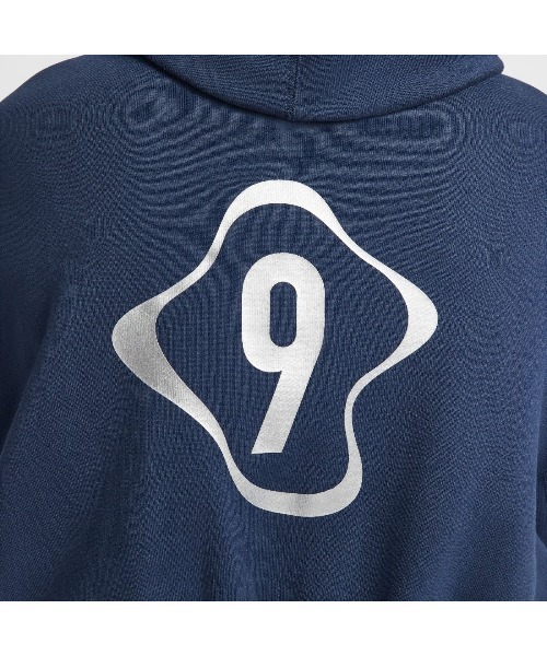 NIKE（ナイキ）の「NIKE AS W NSW OS FLC CROP（ナイキ ウィメンズ オーバーサイズ クロップド フレンチテリー プルオーバーフーディ）（パーカー・レディース・ネイビー系/ホワイト・MEDIUM/SMALL/LARGE）」の17枚目の写真