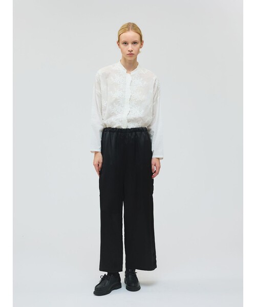 mizuiroind（ミズイロインド）の「mizuiro ind サテンカーゴパンツ（その他パンツ・レディース・ブラック/ネイビー/ベージュ・FREE）」の8枚目の写真