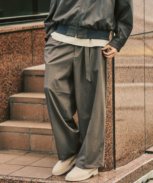 417 EDIFICE（フォーワンセブンエディフィス）の「TRW  ベルテッドパンツ（スラックス・メンズ・チャコールグレー/ブラック・MEDIUM/LARGE）」の2枚目の写真