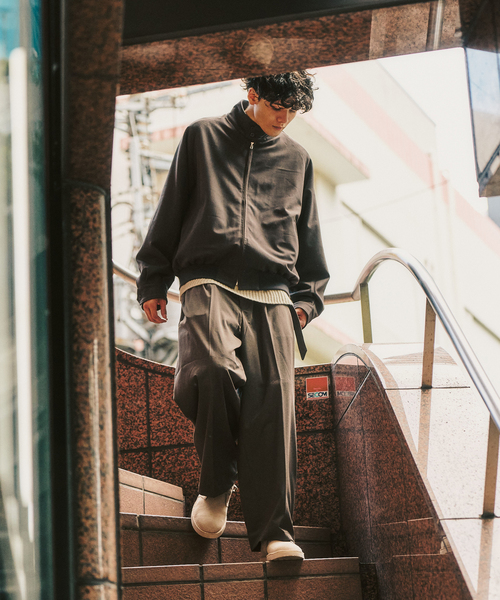 417 EDIFICE（フォーワンセブンエディフィス）の「TRW  ベルテッドパンツ（スラックス・メンズ・チャコールグレー/ブラック・MEDIUM/LARGE）」の6枚目の写真