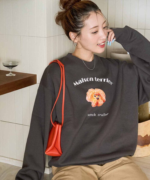 FREAK'S STORE（フリークスストア）の「限定展開　Maison terrier / メゾン・テリア 刺繍 × プリント スウェット（スウェット・レディース・ナチュラル/ブラック/ライトグレー・ﾌﾘ-）」の2枚目の写真