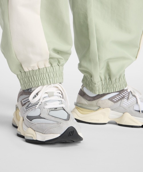 NEW BALANCE（ニューバランス）の「グラフィック ウーブンパンツ（スウェットパンツ・レディース・ライトグリーン/ブラック・SMALL/MEDIUM/LARGE/X-LARGE）」の12枚目の写真