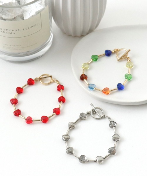 Three Four Time（ｽﾘｰﾌｫｰﾀｲﾑ）の「ハートビーズブレスレット（ブレスレット・レディース・グレー/マルチ/レッド・FREE）」の4枚目の写真