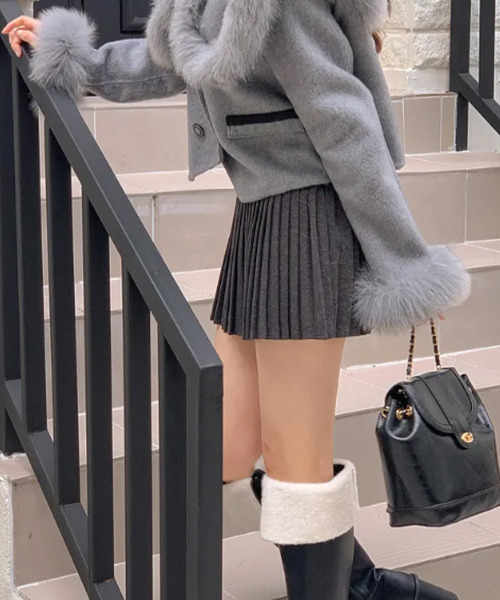 VIVID LADY（ビビッドレディー）の「インナーパンツ付き プリーツミニスカート（スカート・レディース・グレー/チャコールグレー/ブラック・SMALL/MEDIUM）」の5枚目の写真