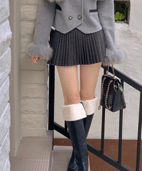 VIVID LADY（ビビッドレディー）の「インナーパンツ付き プリーツミニスカート（スカート・レディース・グレー/チャコールグレー/ブラック・SMALL/MEDIUM）」の18枚目の写真